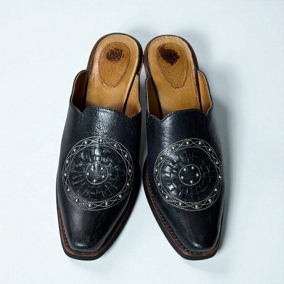 Ariat Mules Women Size 6.5 B Black Leather Studded Medallion Western Slip On - Picture 3 of 13